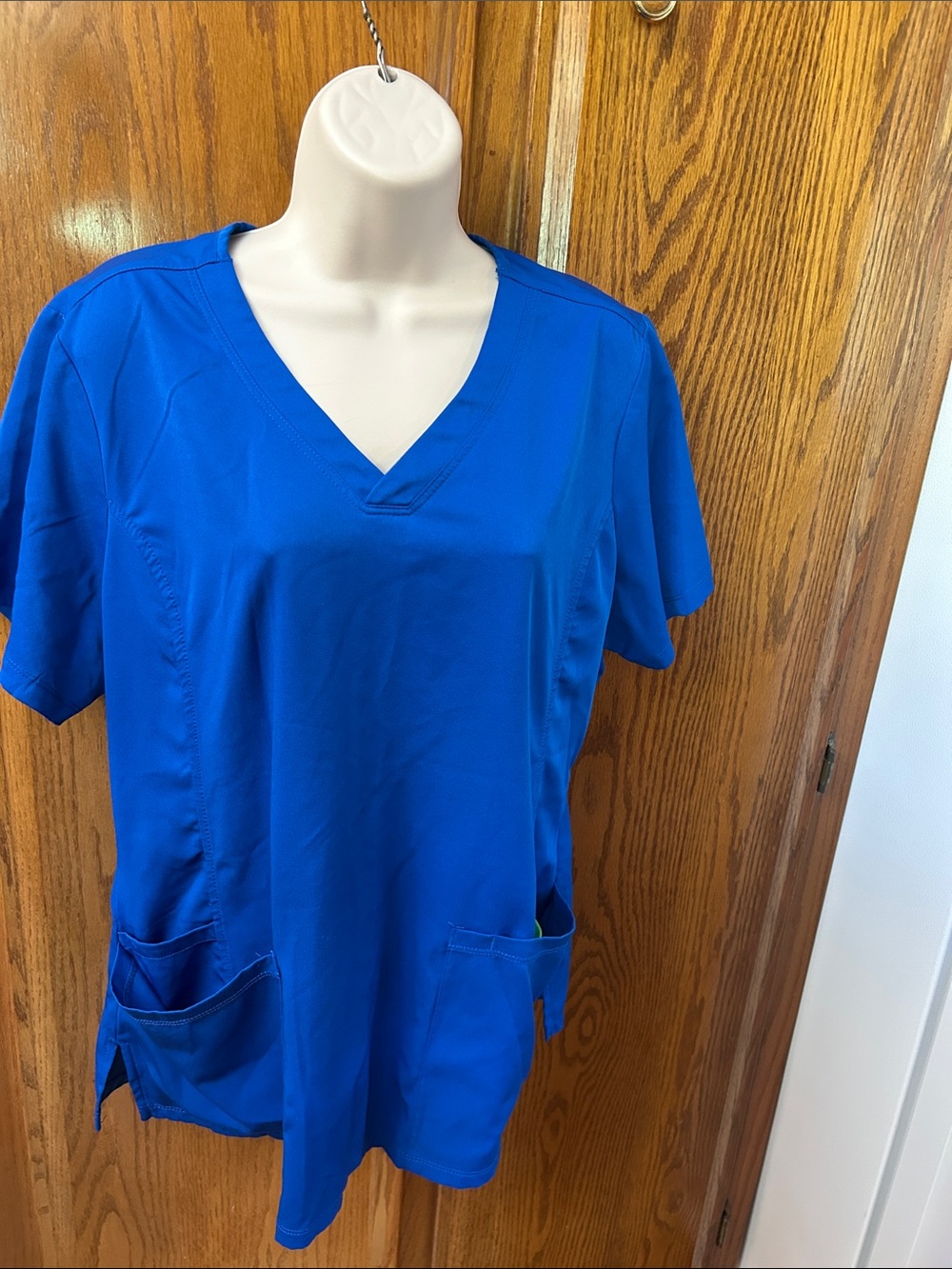 healing hands Women's V-Neck Scrub Top - Royal Blue